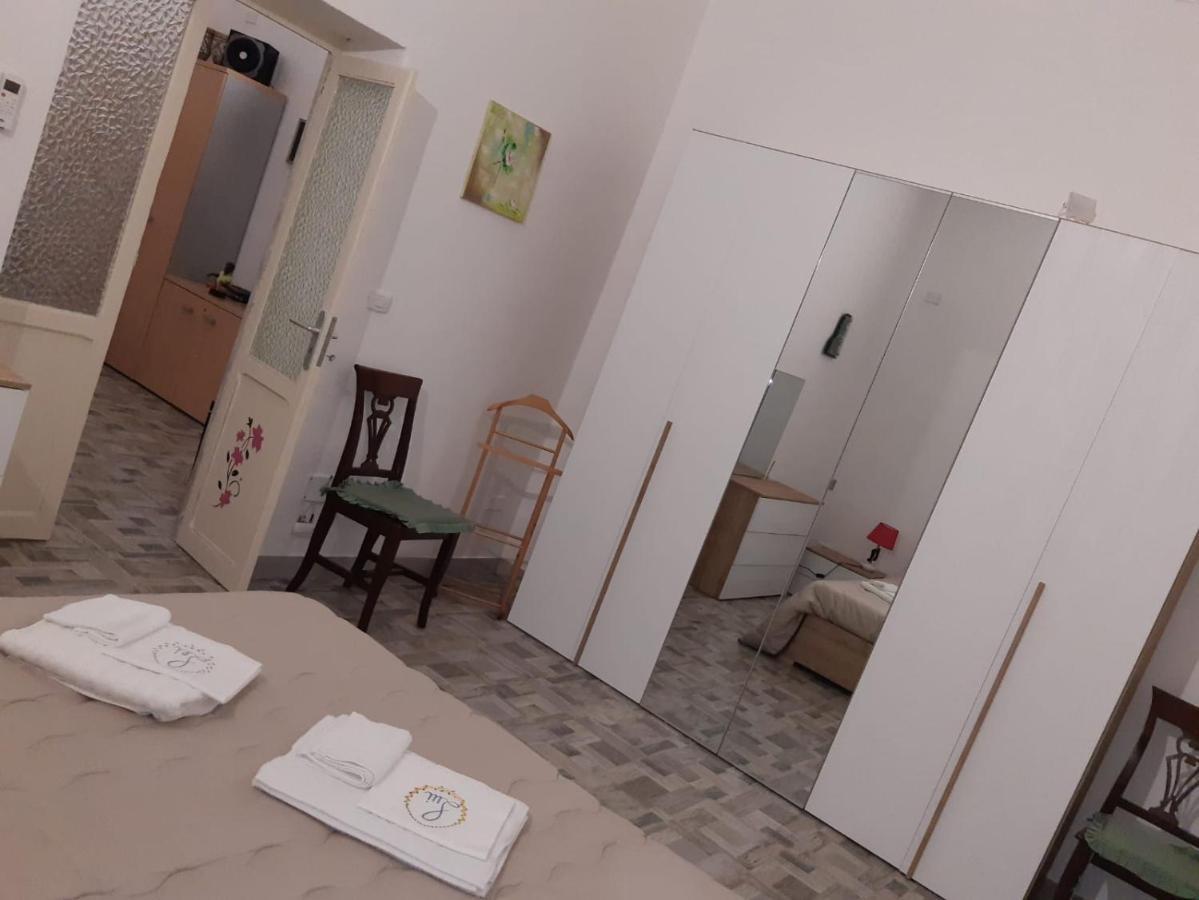 La Casa Di Franco Apartment ปาแลร์โม ภายนอก รูปภาพ